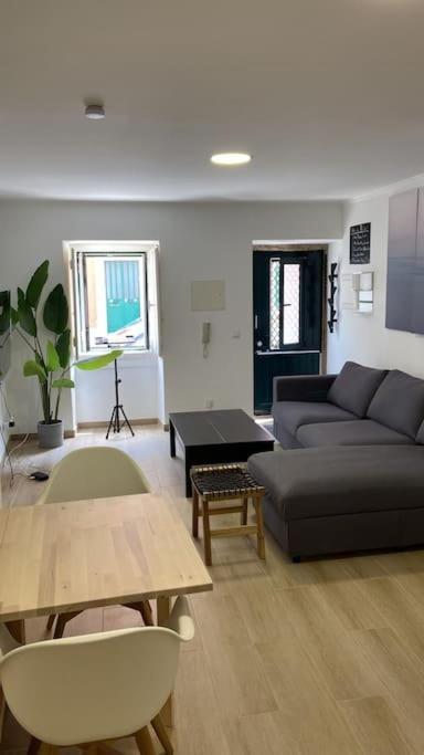 Artistic Digital Getaway - Patio & Great Location! Apartment Lisboa Екстериор снимка